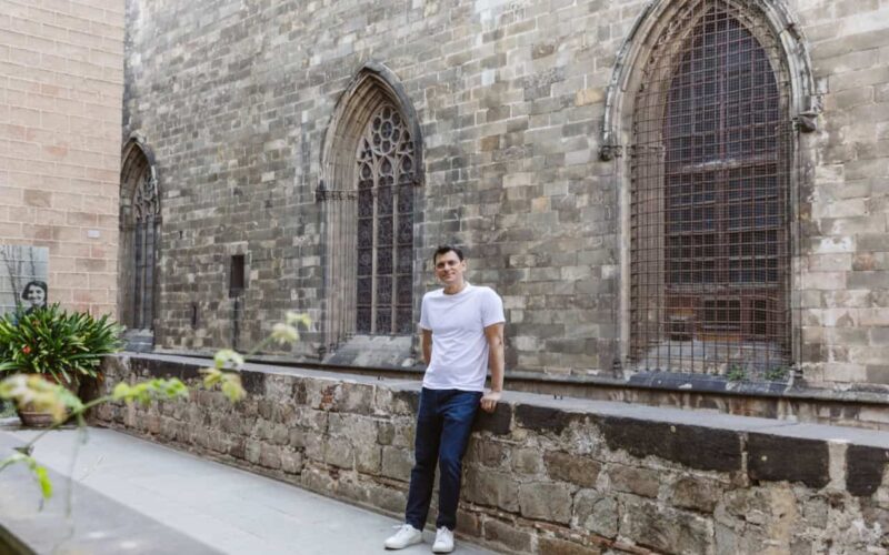 Nomadic Matt posing for a photo in Spain