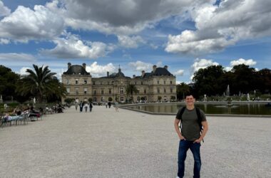 nomadic matt in front of the luxembourg gardens